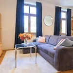 Big Cozy Apartment Free 1 Parking