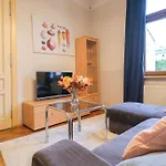 Big Cozy Apartment Free 1 Parking