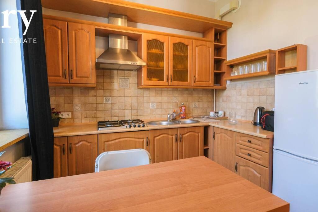 Big Cozy Free 1 Parking Apartament *