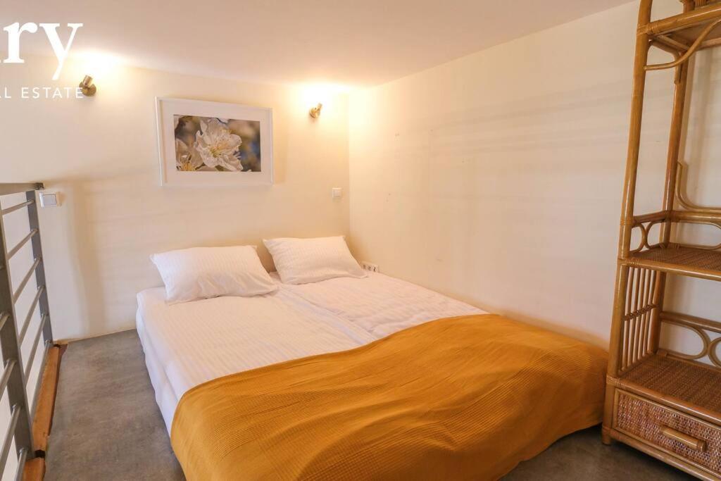 Big Cozy Free 1 Parking *